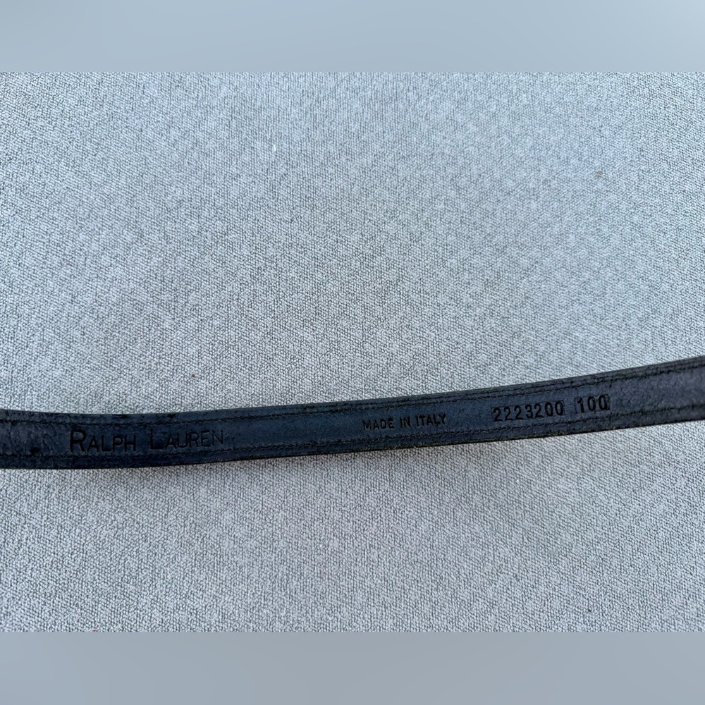Ralph Lauren woman’s / girl’s 28 inch belt, Made in Italy Navy w/ brass buckle - Picture 5 of 5
